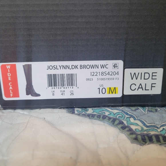 Naturalized Joslynn Brown Women's Boots 10 wide Calf - Picture 2 of 2